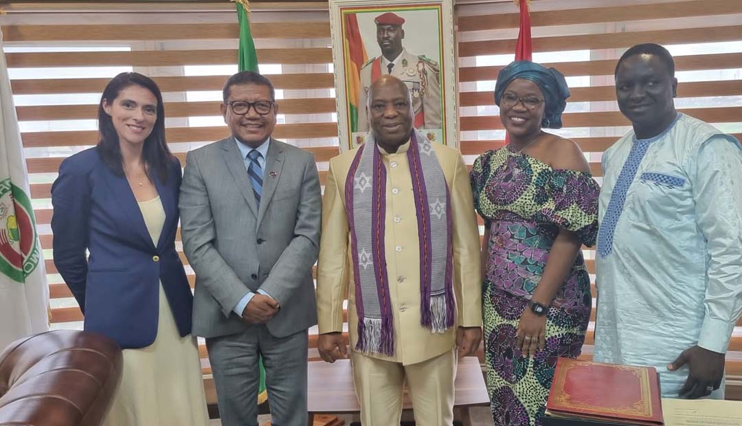 The g7+ delegation visited Republic of Guinee to get perspectives on the country´s latest situation as it undergoes the transition period, post-reform.